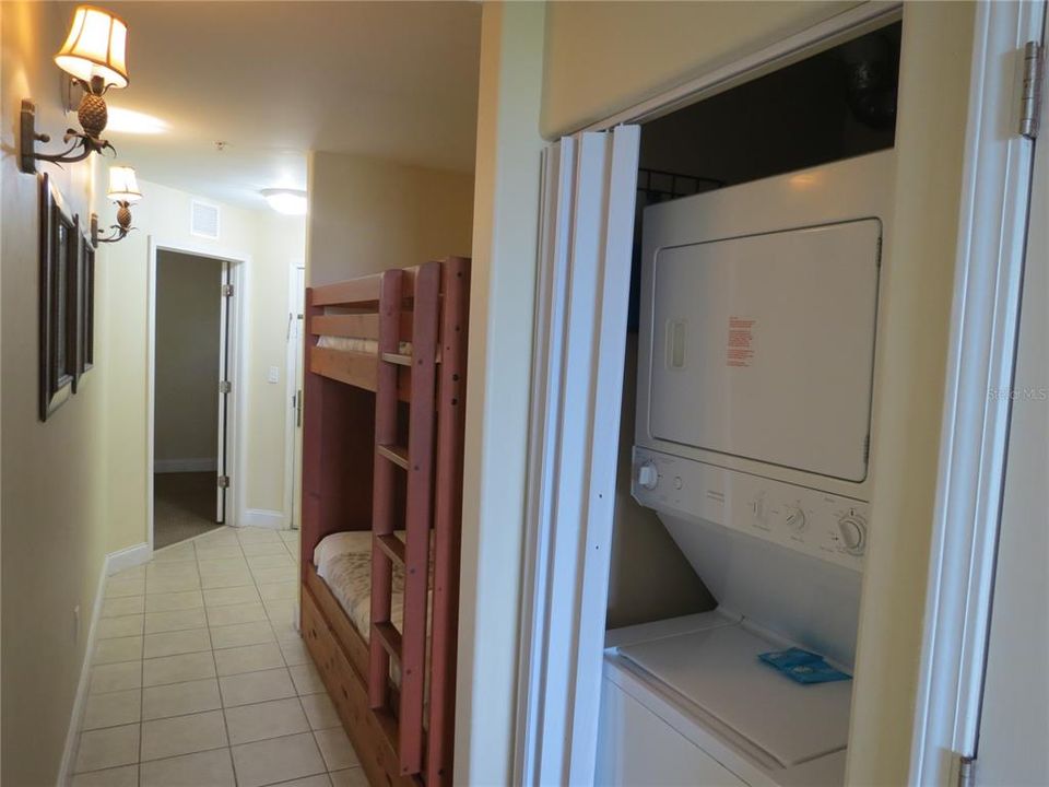 For Sale: $239,000 (1 beds, 2 baths, 798 Square Feet)