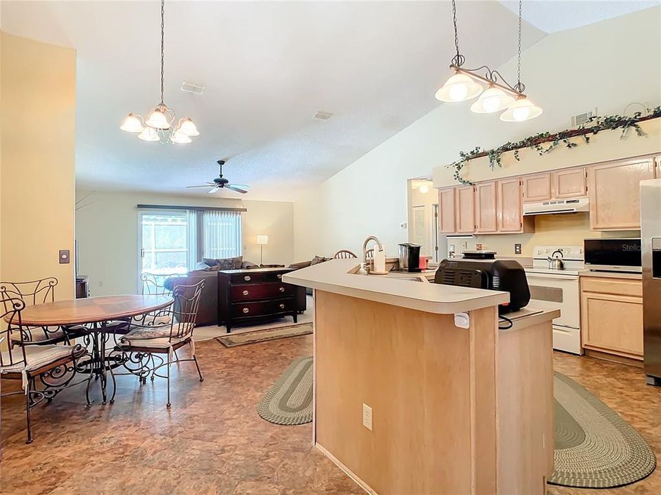 Kitchen/Family Room Combo