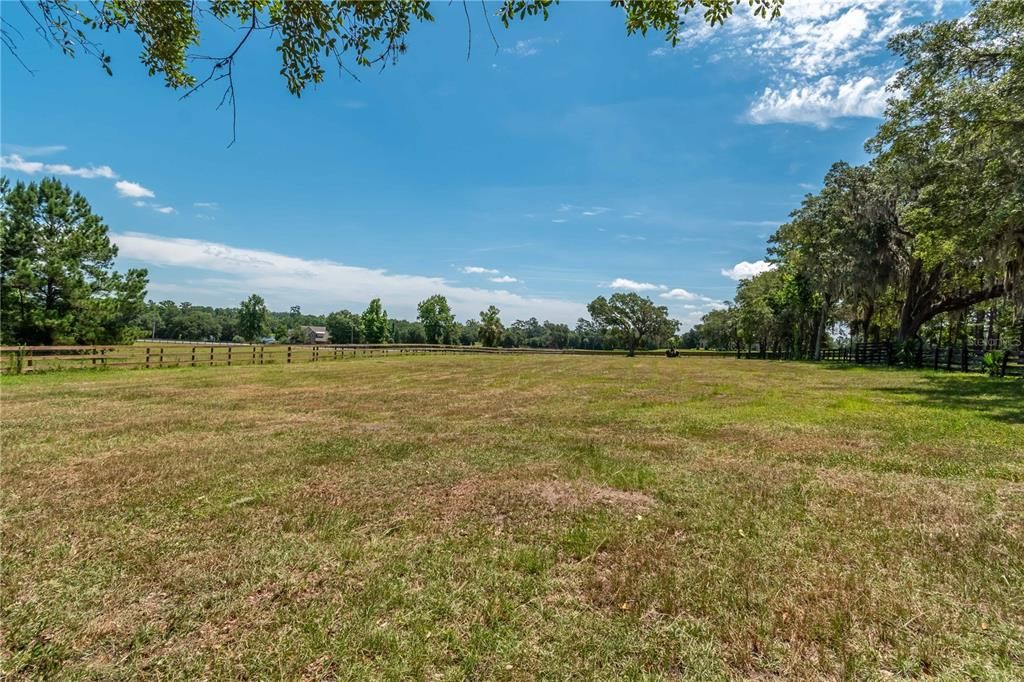 For Sale: $895,000 (3 beds, 2 baths, 2116 Square Feet)