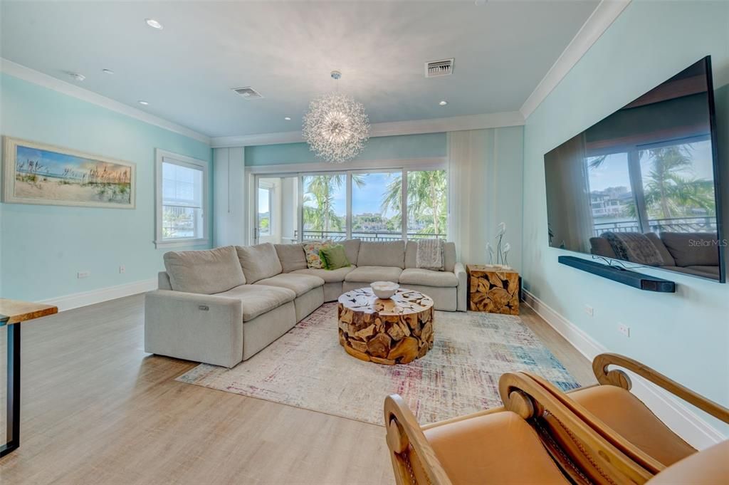 For Sale: $2,499,000 (4 beds, 3 baths, 3996 Square Feet)