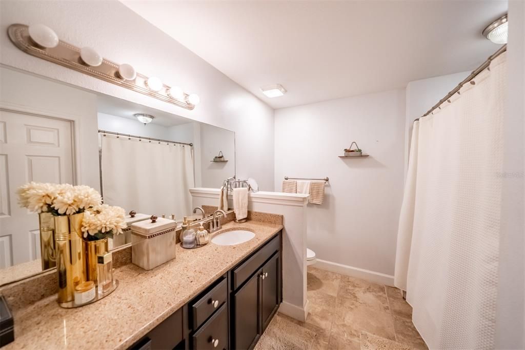 For Sale: $239,111 (2 beds, 2 baths, 1119 Square Feet)