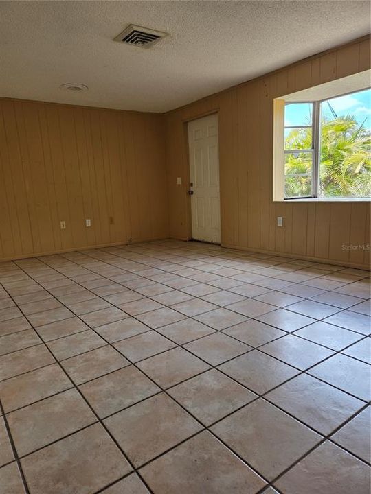 Living room  and front door from Dearborn