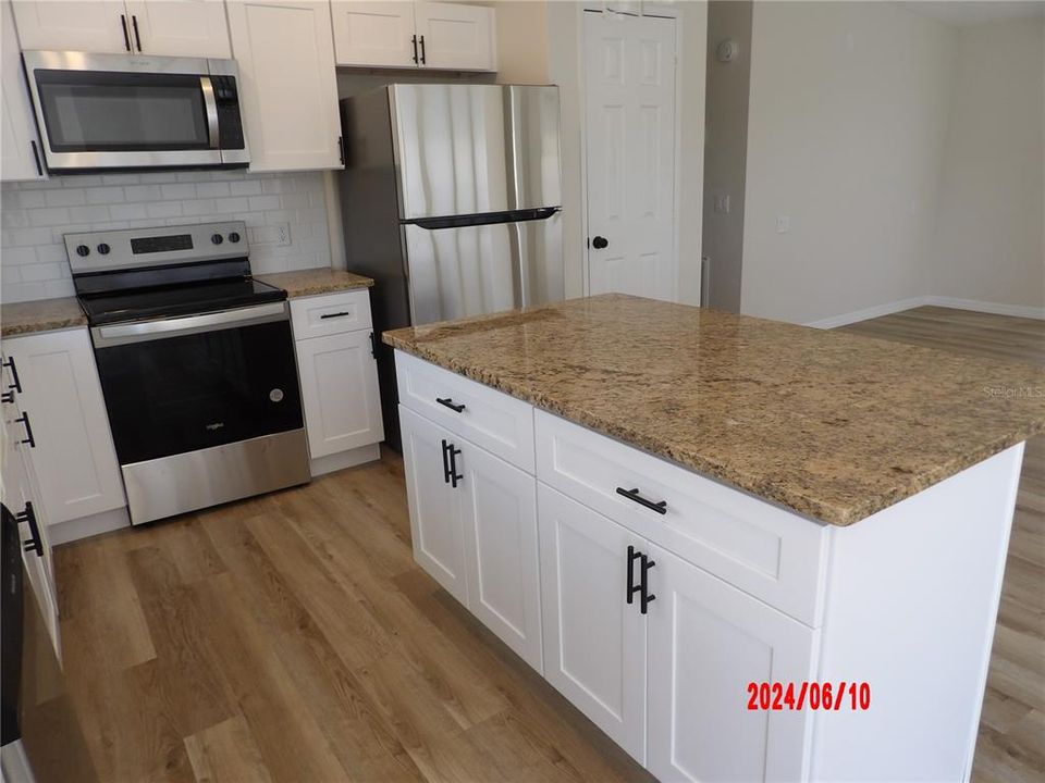 Extra cabinets with Breakfast Bar