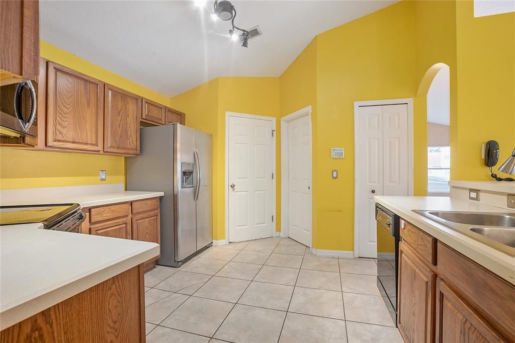 For Sale: $339,000 (3 beds, 2 baths, 1918 Square Feet)