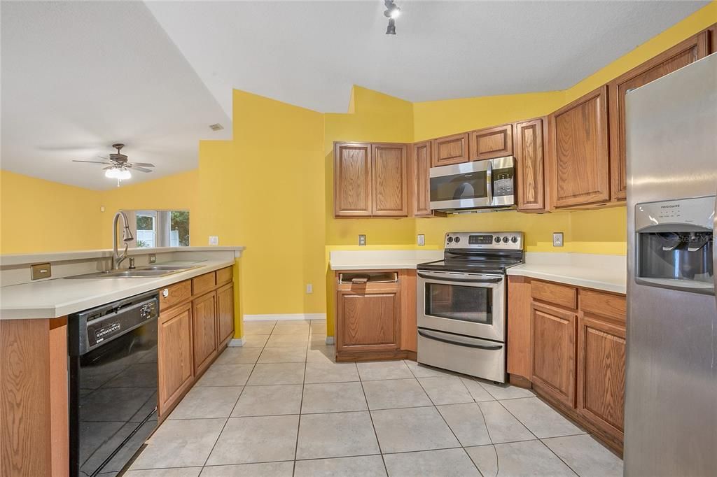 For Sale: $339,000 (3 beds, 2 baths, 1918 Square Feet)