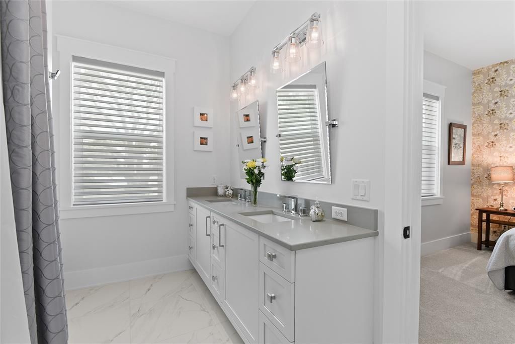 Guest bath #4 witha tub/shower abd custom cabinetry