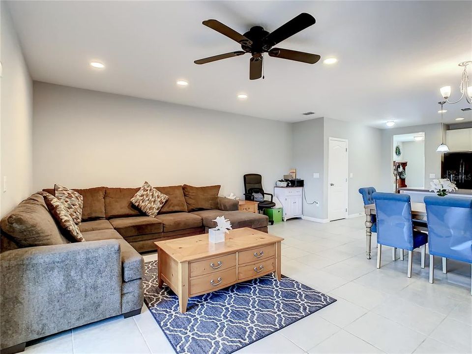 For Sale: $298,000 (3 beds, 2 baths, 1834 Square Feet)