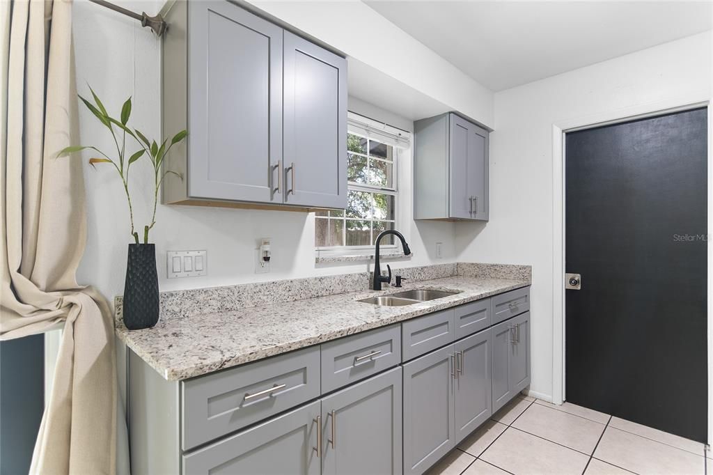 Active With Contract: $320,000 (3 beds, 2 baths, 1250 Square Feet)