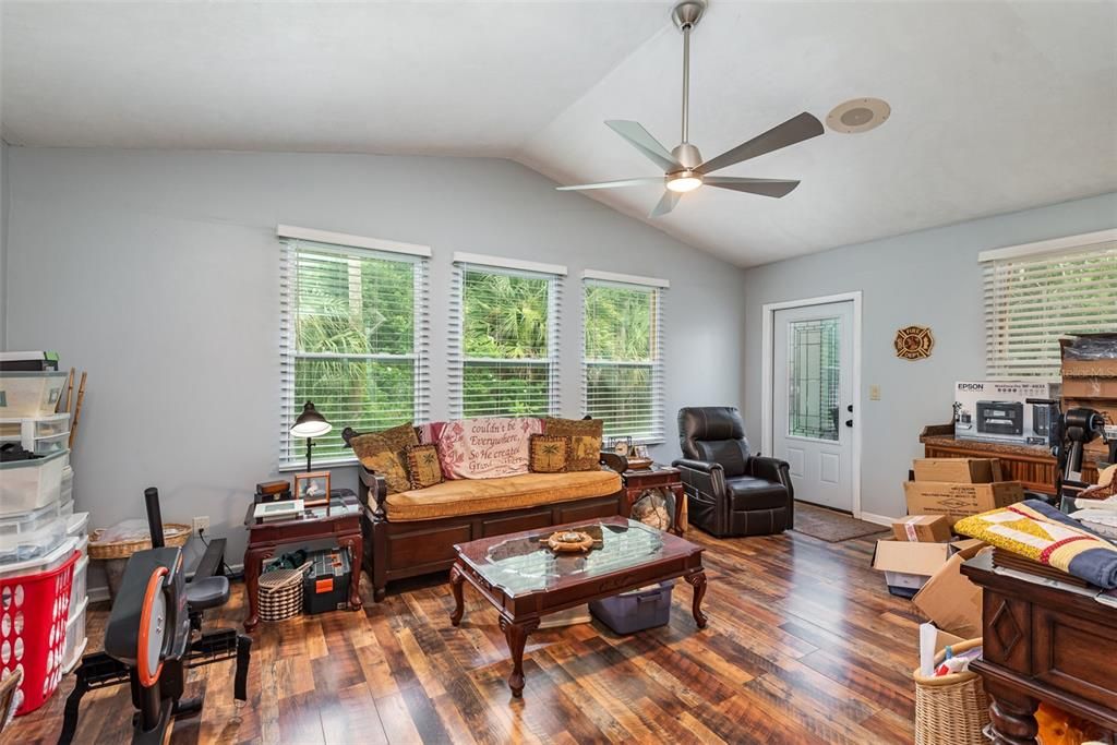 For Sale: $391,500 (3 beds, 2 baths, 2000 Square Feet)