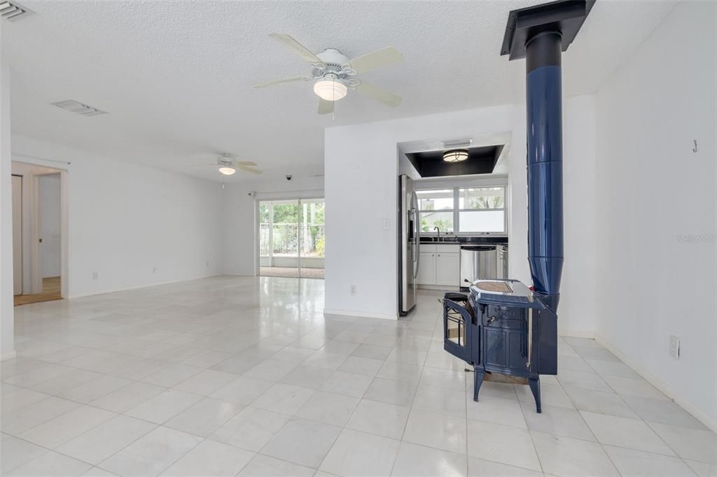 For Sale: $418,000 (4 beds, 2 baths, 1808 Square Feet)