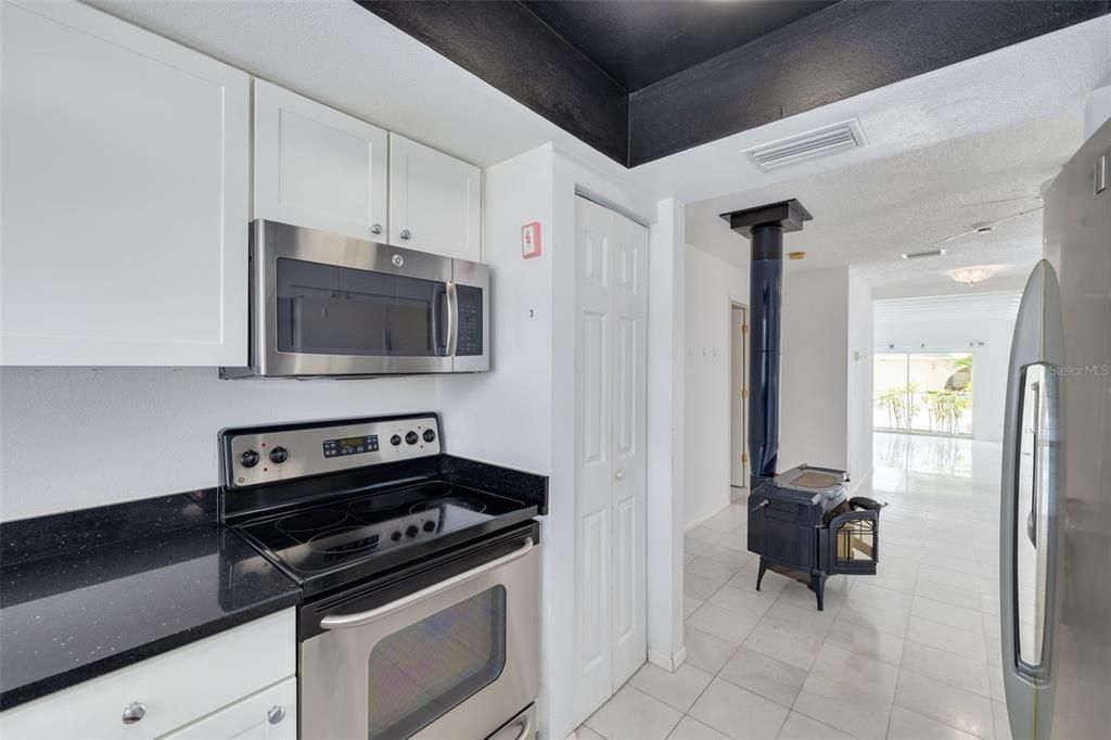 For Sale: $418,000 (4 beds, 2 baths, 1808 Square Feet)