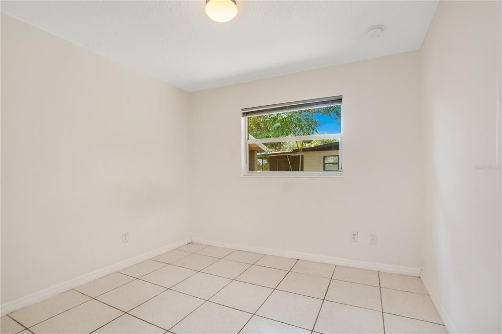 Active With Contract: $1,750 (3 beds, 1 baths, 1104 Square Feet)