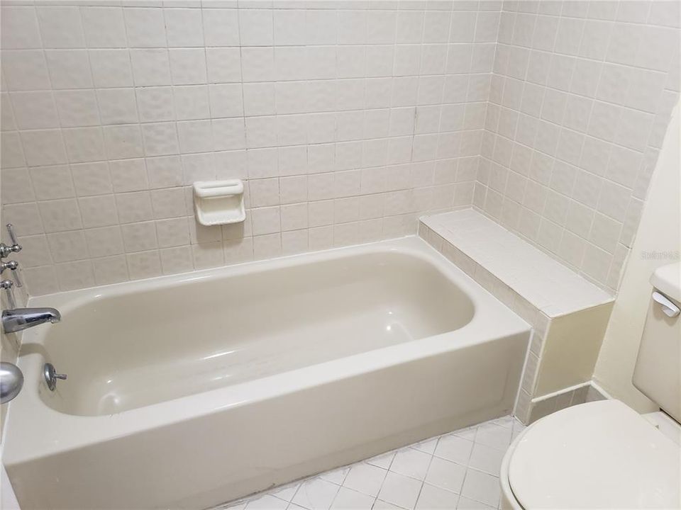 Active With Contract: $3,100 (2 beds, 2 baths, 1634 Square Feet)