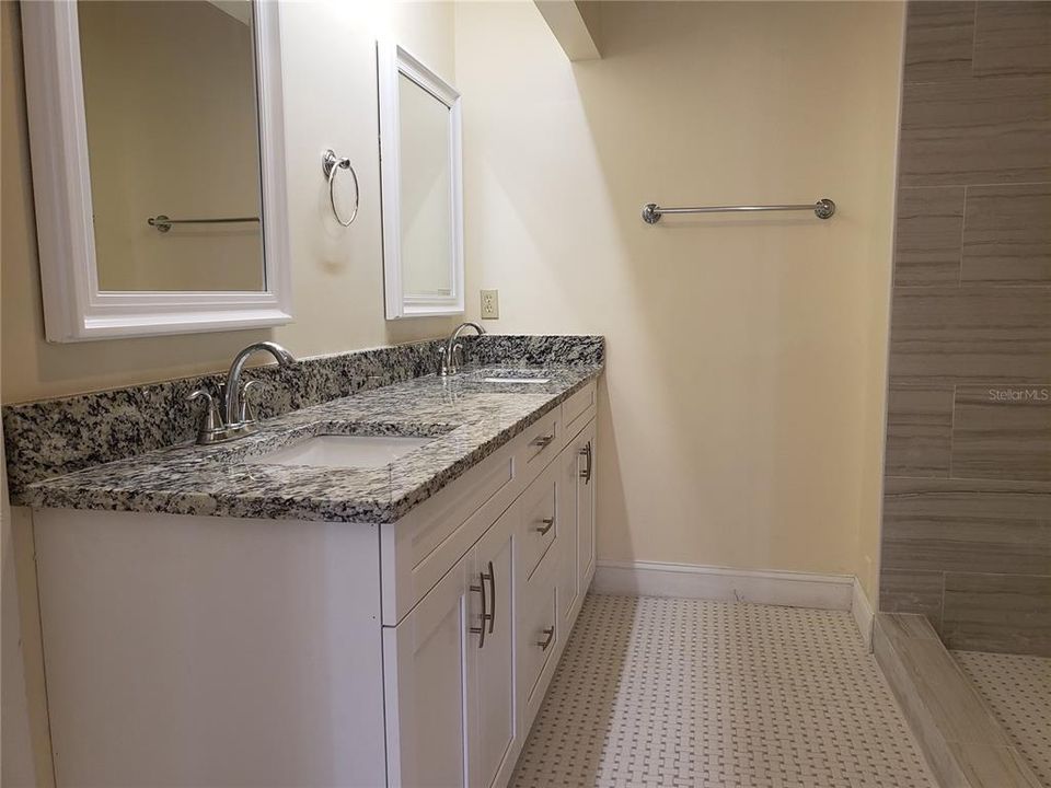 Active With Contract: $3,100 (2 beds, 2 baths, 1634 Square Feet)
