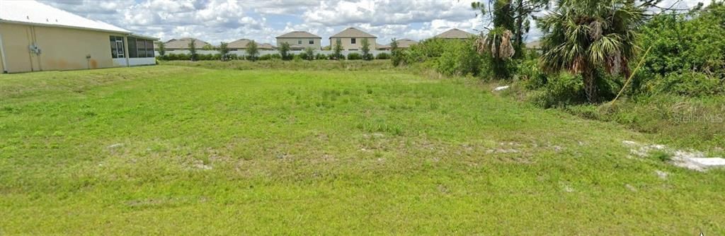 En Venta: $38,000 (0.25 acres)