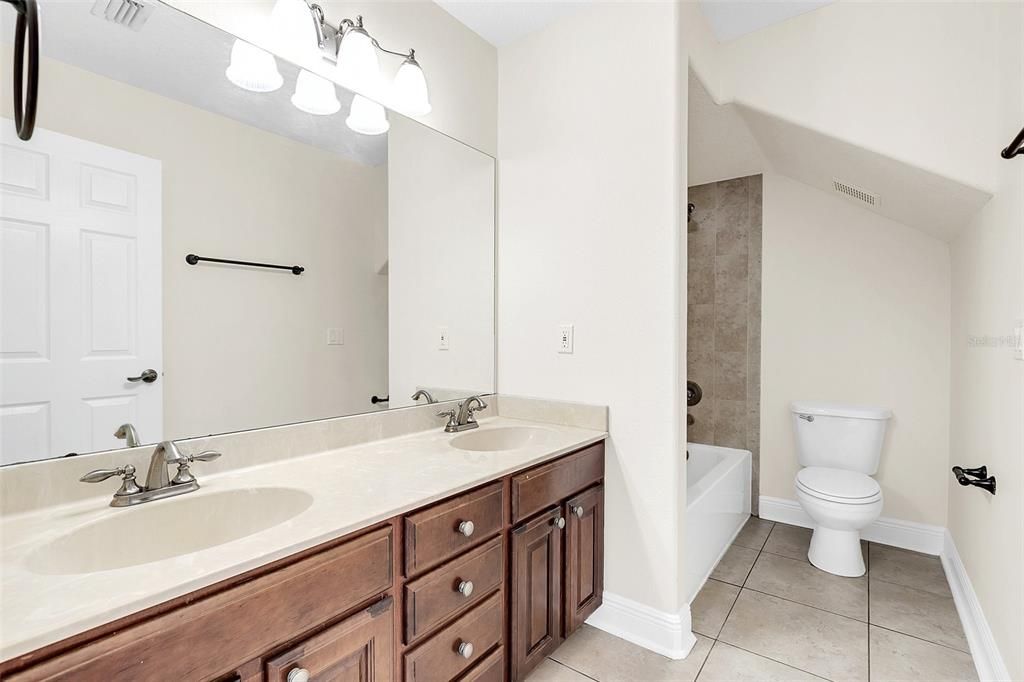 For Sale: $749,900 (3 beds, 2 baths, 2752 Square Feet)