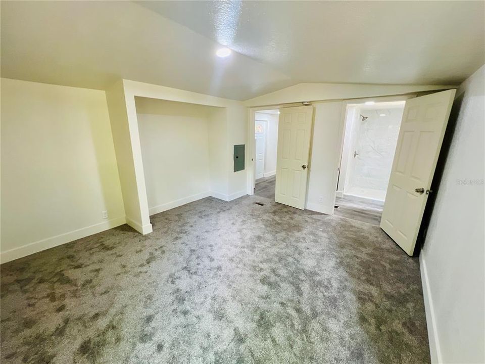 For Sale: $139,000 (2 beds, 2 baths, 924 Square Feet)