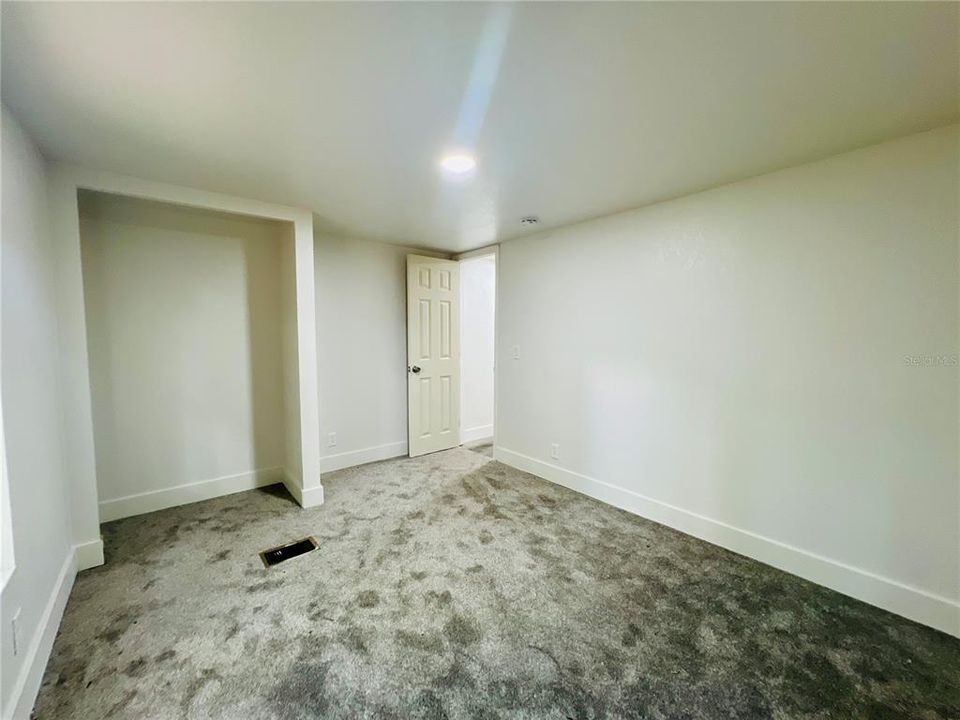 For Sale: $139,000 (2 beds, 2 baths, 924 Square Feet)