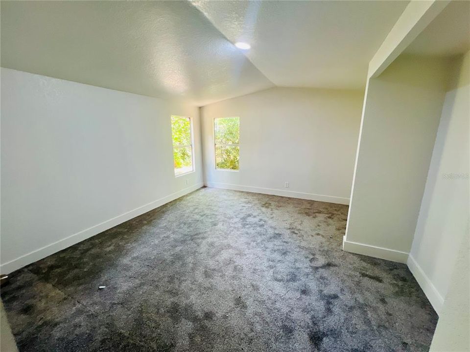 For Sale: $128,000 (2 beds, 2 baths, 924 Square Feet)