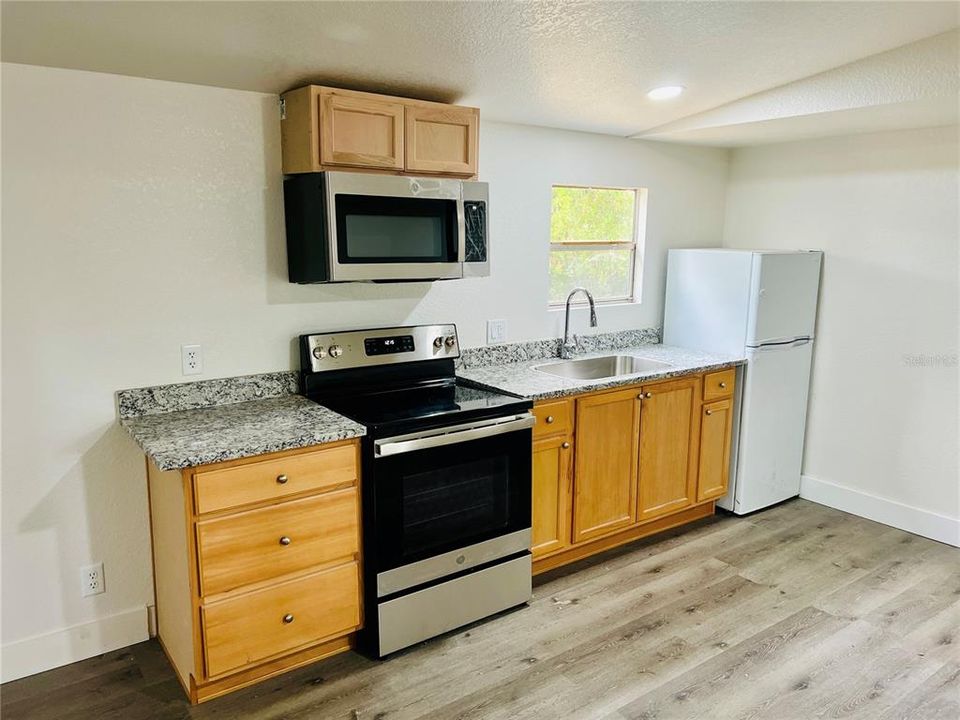 For Sale: $139,000 (2 beds, 2 baths, 924 Square Feet)