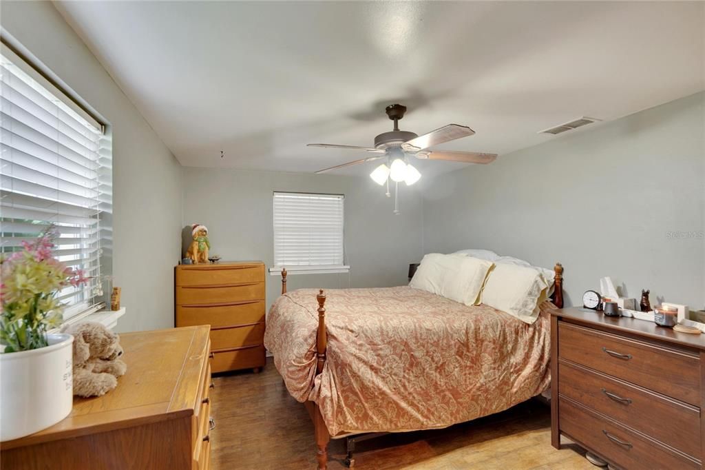 For Sale: $320,000 (3 beds, 1 baths, 1624 Square Feet)