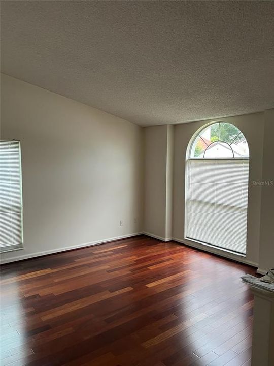 For Rent: $2,600 (3 beds, 2 baths, 1654 Square Feet)