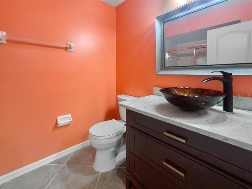 For Sale: $227,000 (2 beds, 2 baths, 1042 Square Feet)