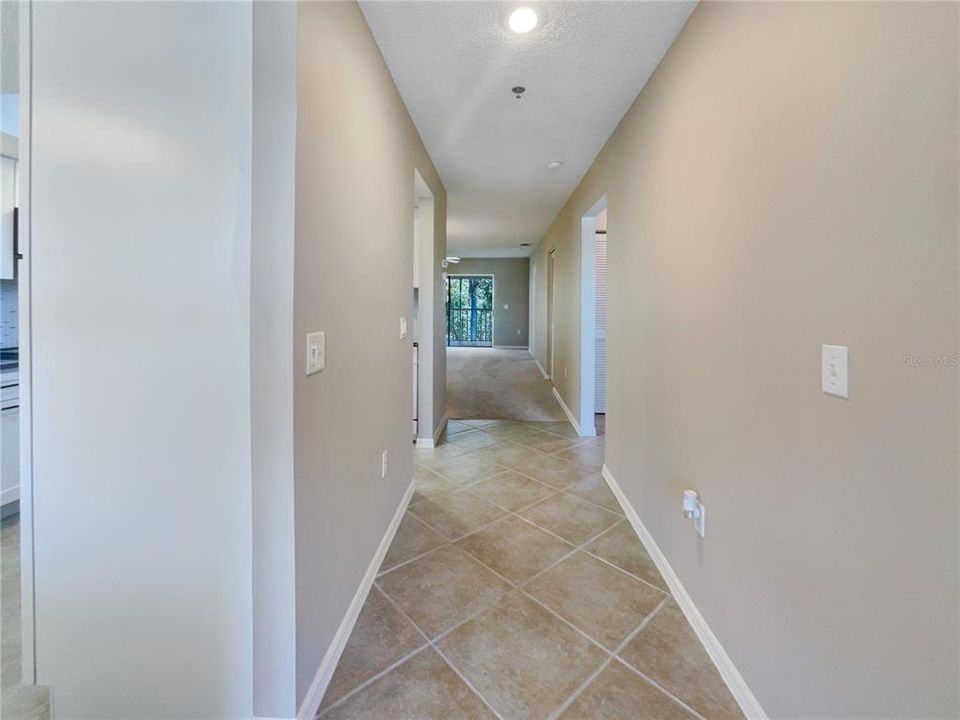 For Sale: $227,000 (2 beds, 2 baths, 1042 Square Feet)