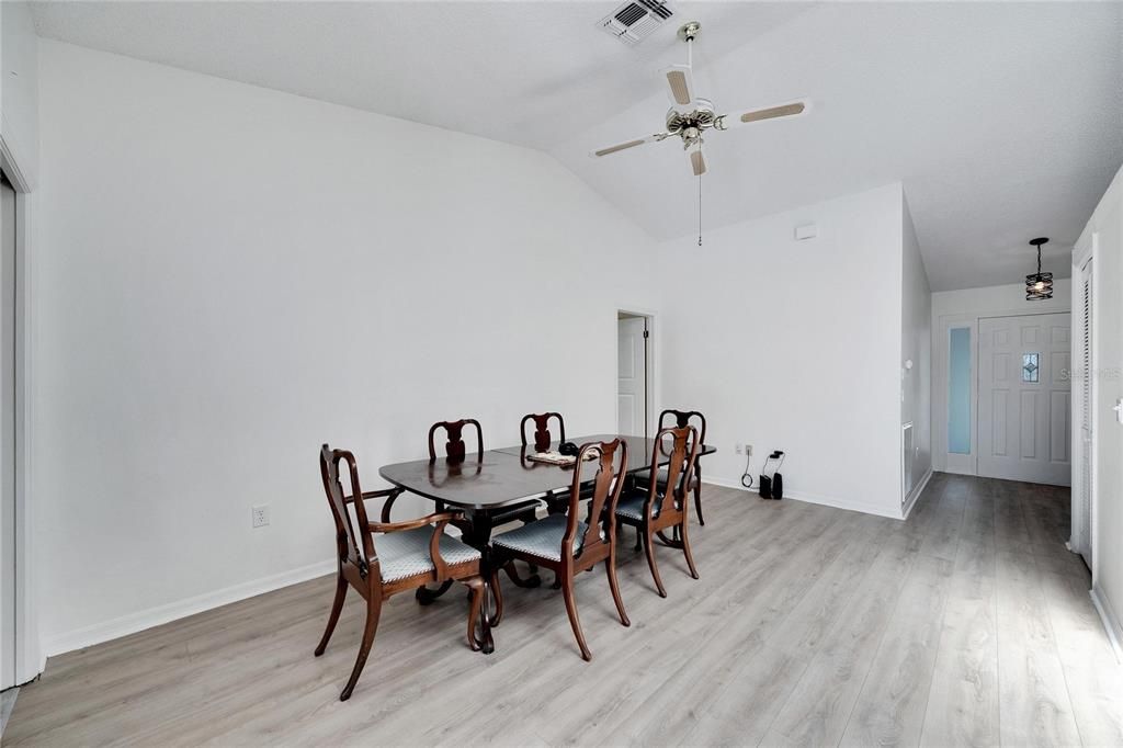 For Sale: $385,000 (3 beds, 2 baths, 1886 Square Feet)