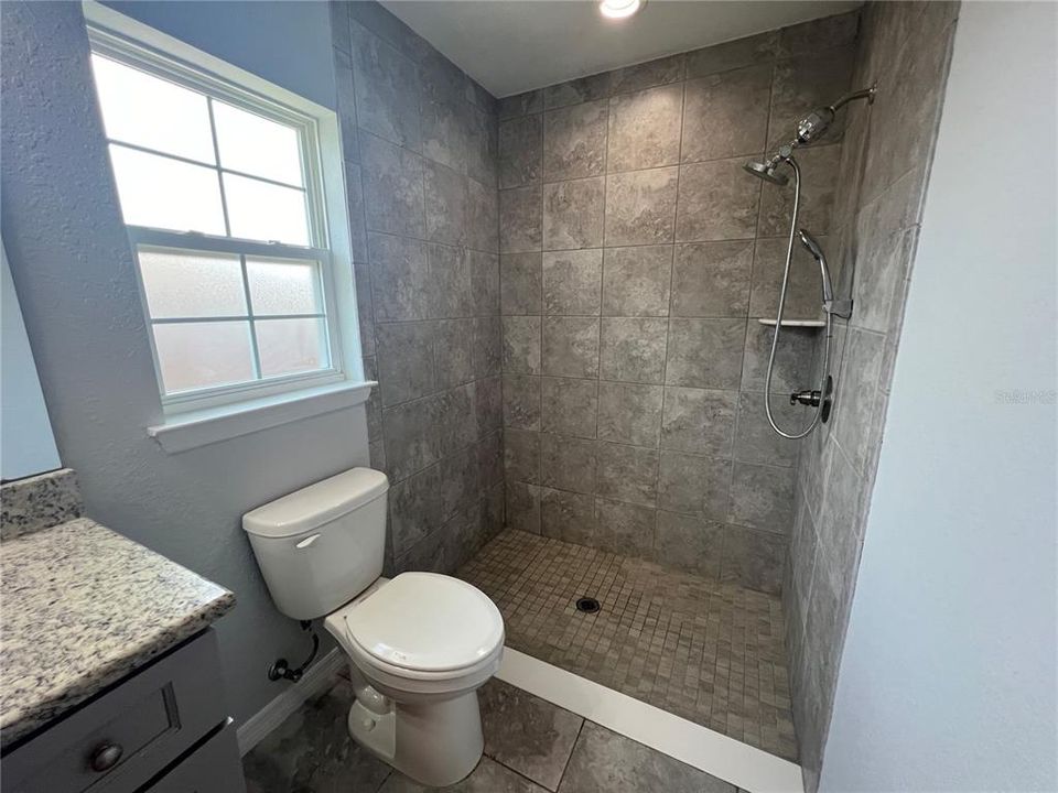 最近租的: $1,599 (3 贝兹, 2 浴室, 1237 平方英尺)