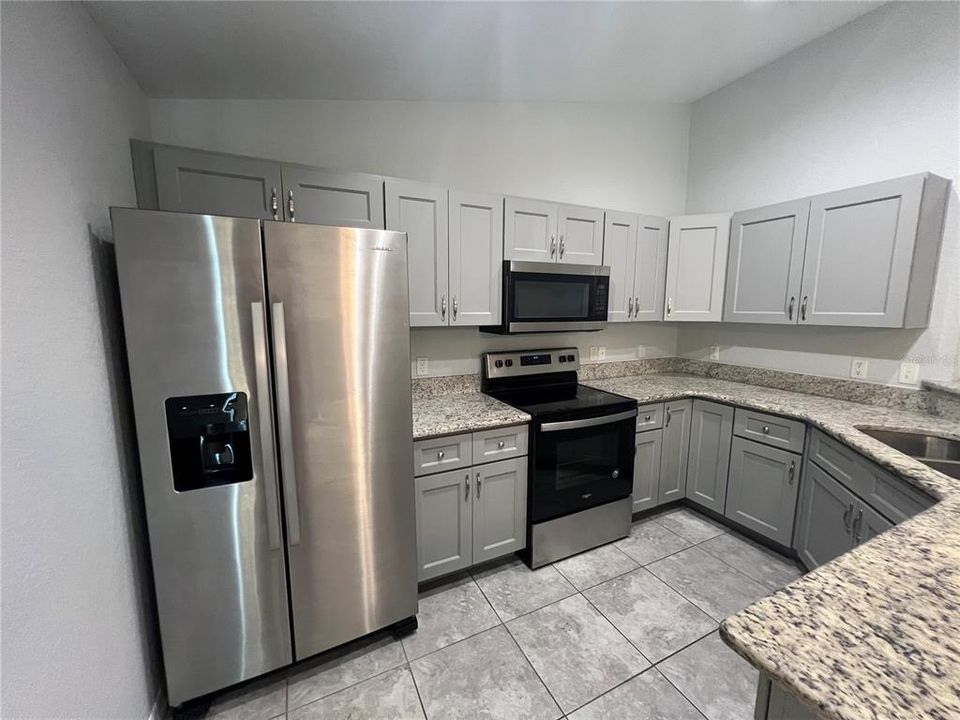 Recently Rented: $1,599 (3 beds, 2 baths, 1237 Square Feet)