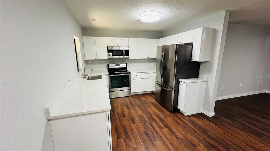 For Sale: $259,990 (3 beds, 2 baths, 1600 Square Feet)