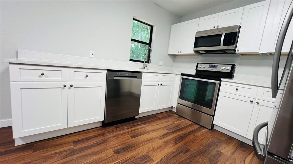 For Sale: $259,990 (3 beds, 2 baths, 1600 Square Feet)