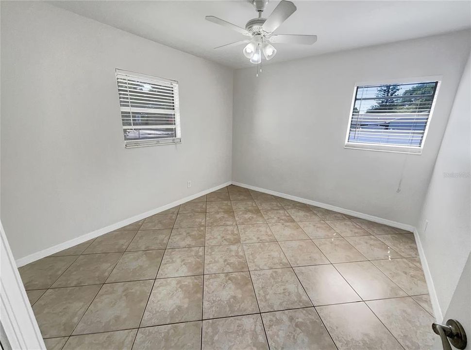 For Sale: $344,000 (2 beds, 1 baths, 912 Square Feet)