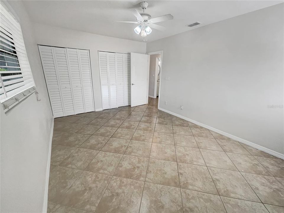 For Sale: $344,000 (2 beds, 1 baths, 912 Square Feet)