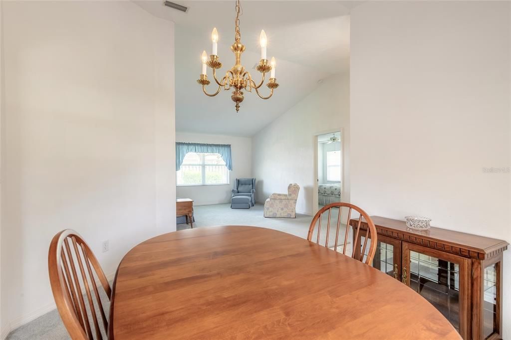 Active With Contract: $324,900 (3 beds, 2 baths, 1576 Square Feet)