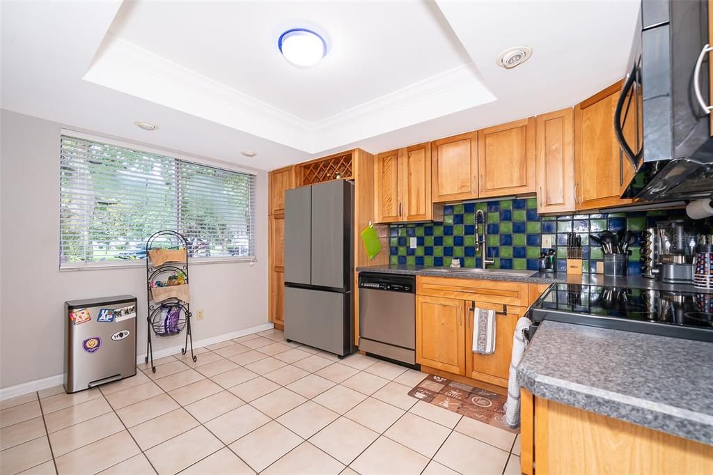 For Sale: $289,900 (2 beds, 2 baths, 1434 Square Feet)