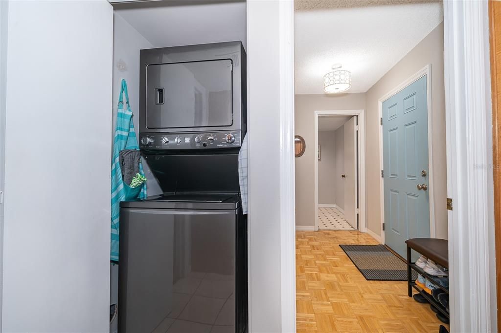 For Sale: $289,900 (2 beds, 2 baths, 1434 Square Feet)