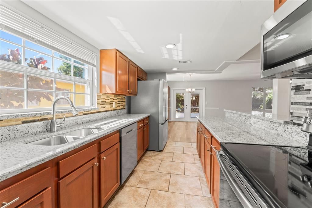 For Sale: $475,000 (4 beds, 2 baths, 1826 Square Feet)