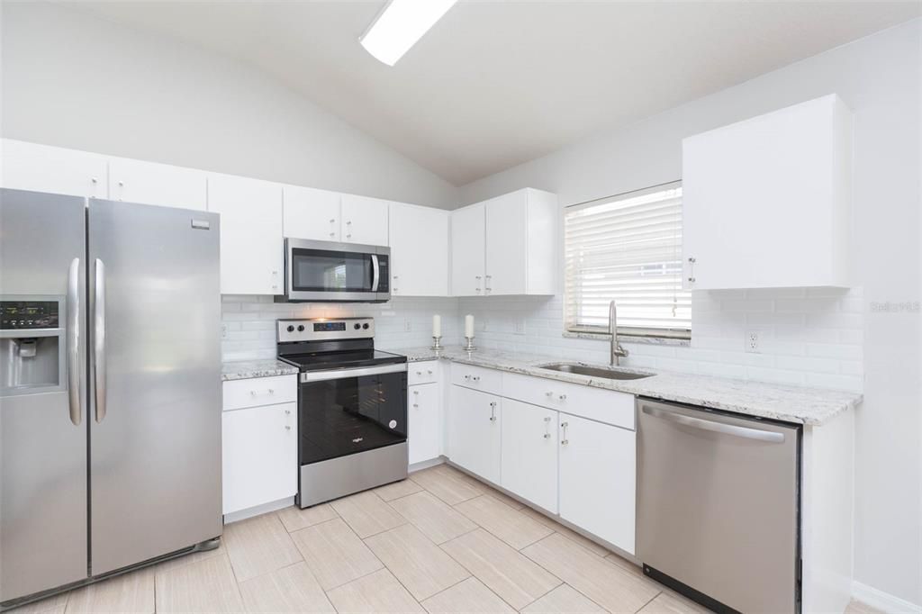 For Sale: $399,900 (3 beds, 2 baths, 1735 Square Feet)