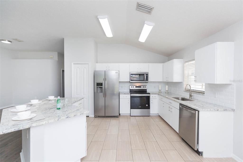 For Sale: $399,900 (3 beds, 2 baths, 1735 Square Feet)