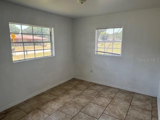 For Rent: $1,400 (4 beds, 1 baths, 1187 Square Feet)