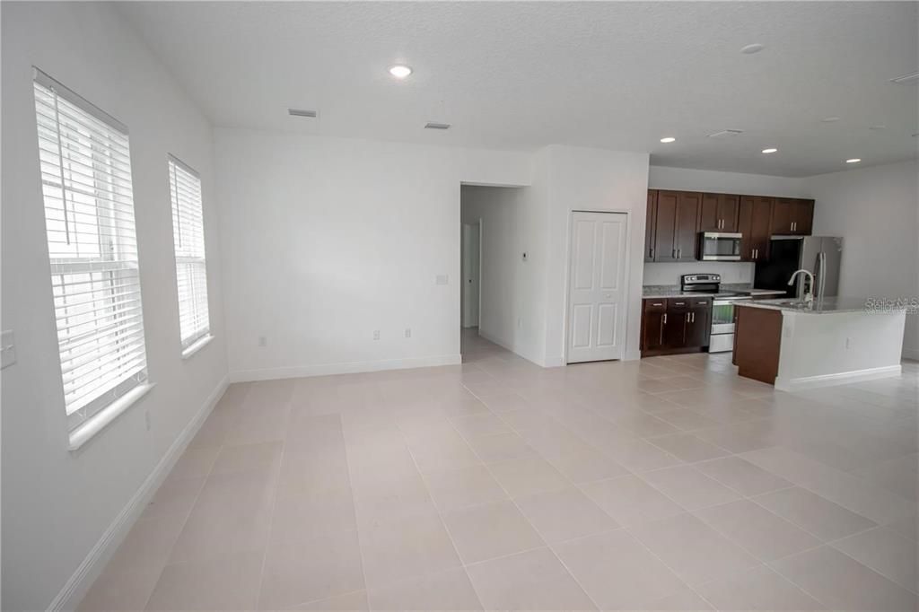 For Sale: $279,500 (4 beds, 2 baths, 1580 Square Feet)