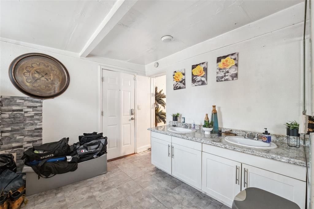 Active With Contract: $525,000 (4 beds, 2 baths, 1978 Square Feet)