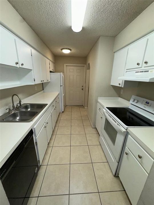 For Rent: $1,274 (2 beds, 1 baths, 1041 Square Feet)