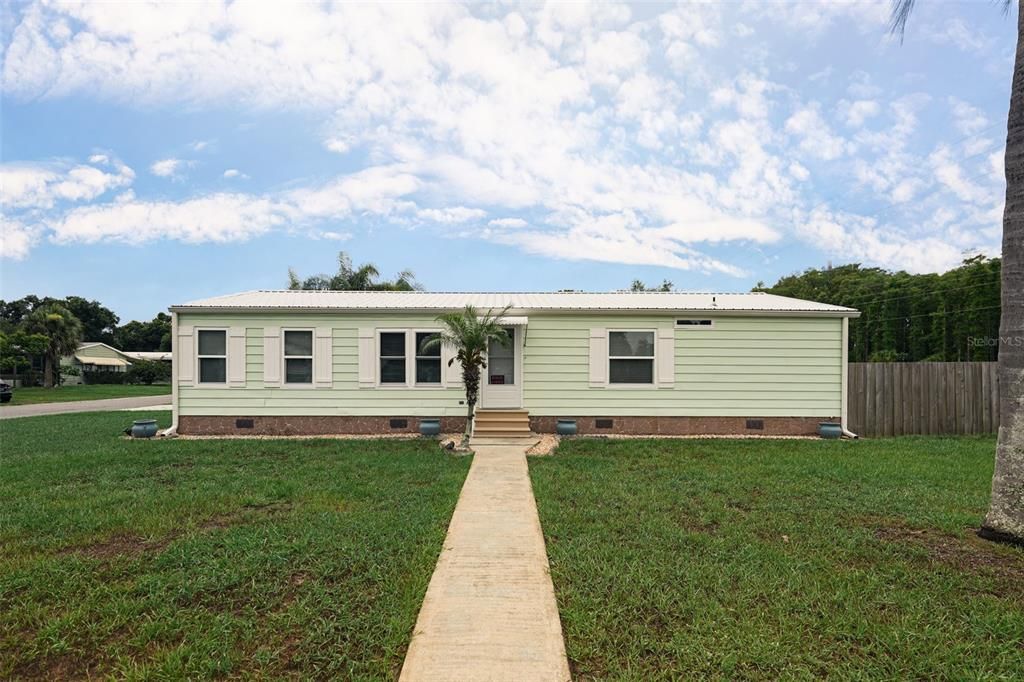 For Sale: $264,900 (3 beds, 2 baths, 1352 Square Feet)