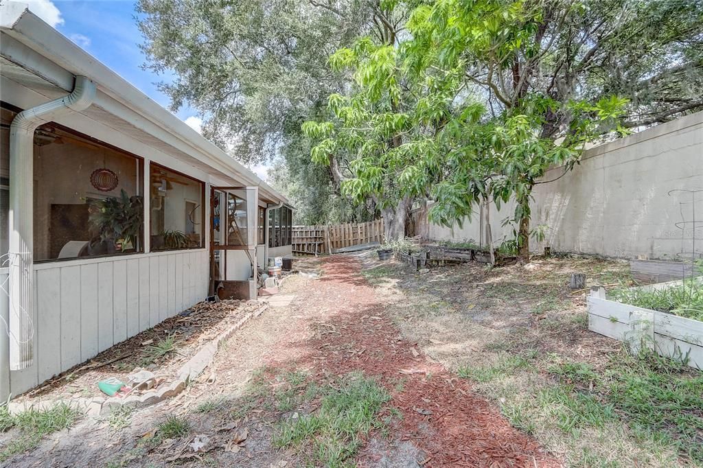 For Sale: $380,000 (4 beds, 2 baths, 1486 Square Feet)