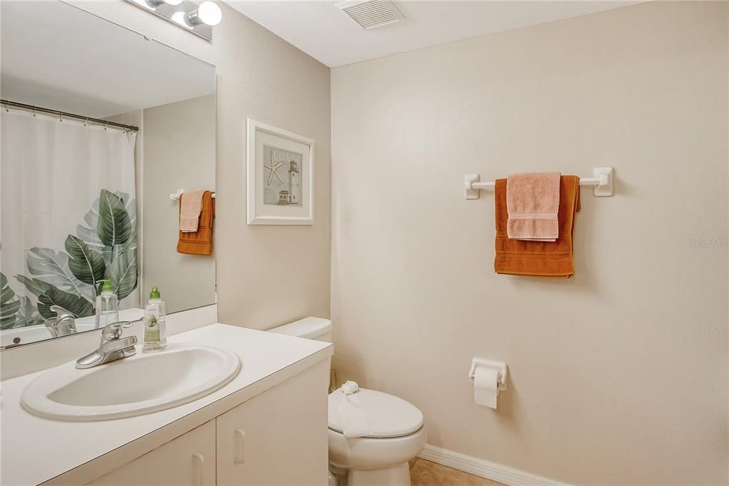 Active With Contract: $2,800 (2 beds, 2 baths, 1106 Square Feet)