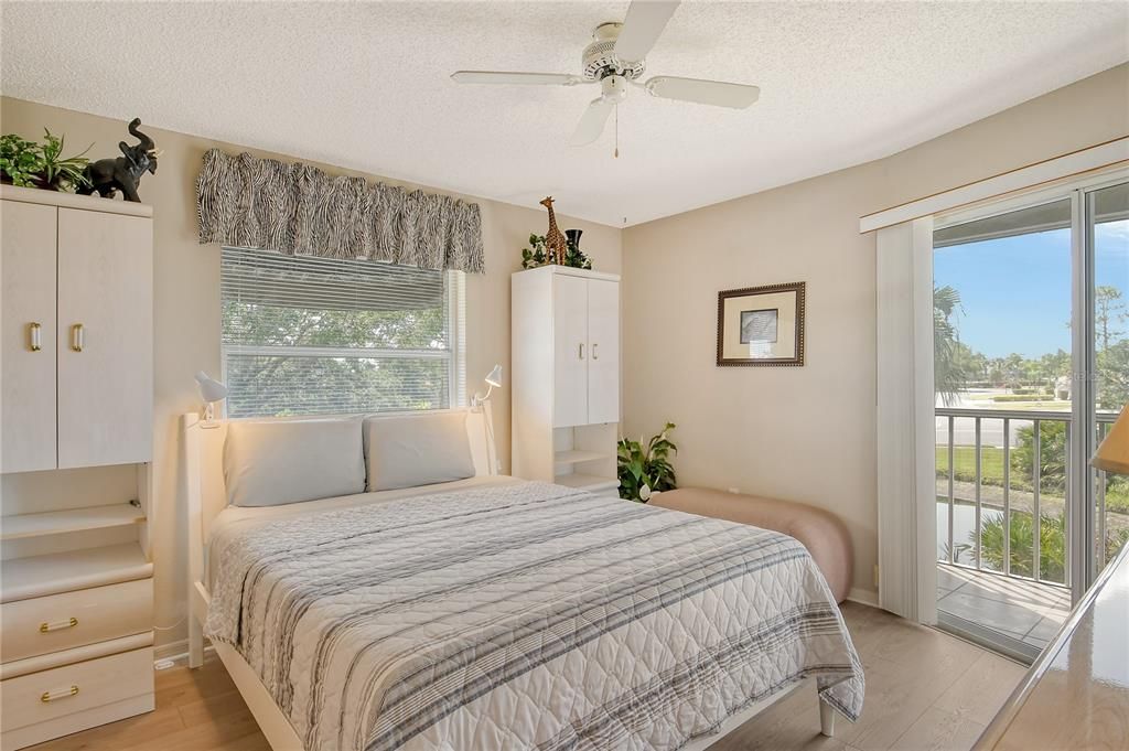 Active With Contract: $2,800 (2 beds, 2 baths, 1106 Square Feet)