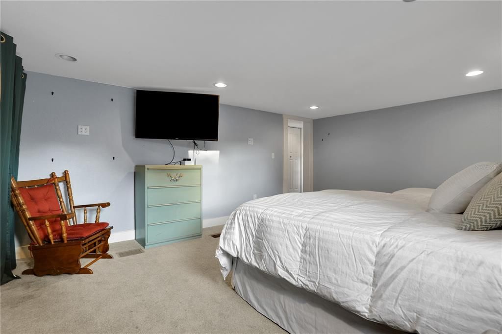 Active With Contract: $400,000 (0 beds, 0 baths, 2527 Square Feet)